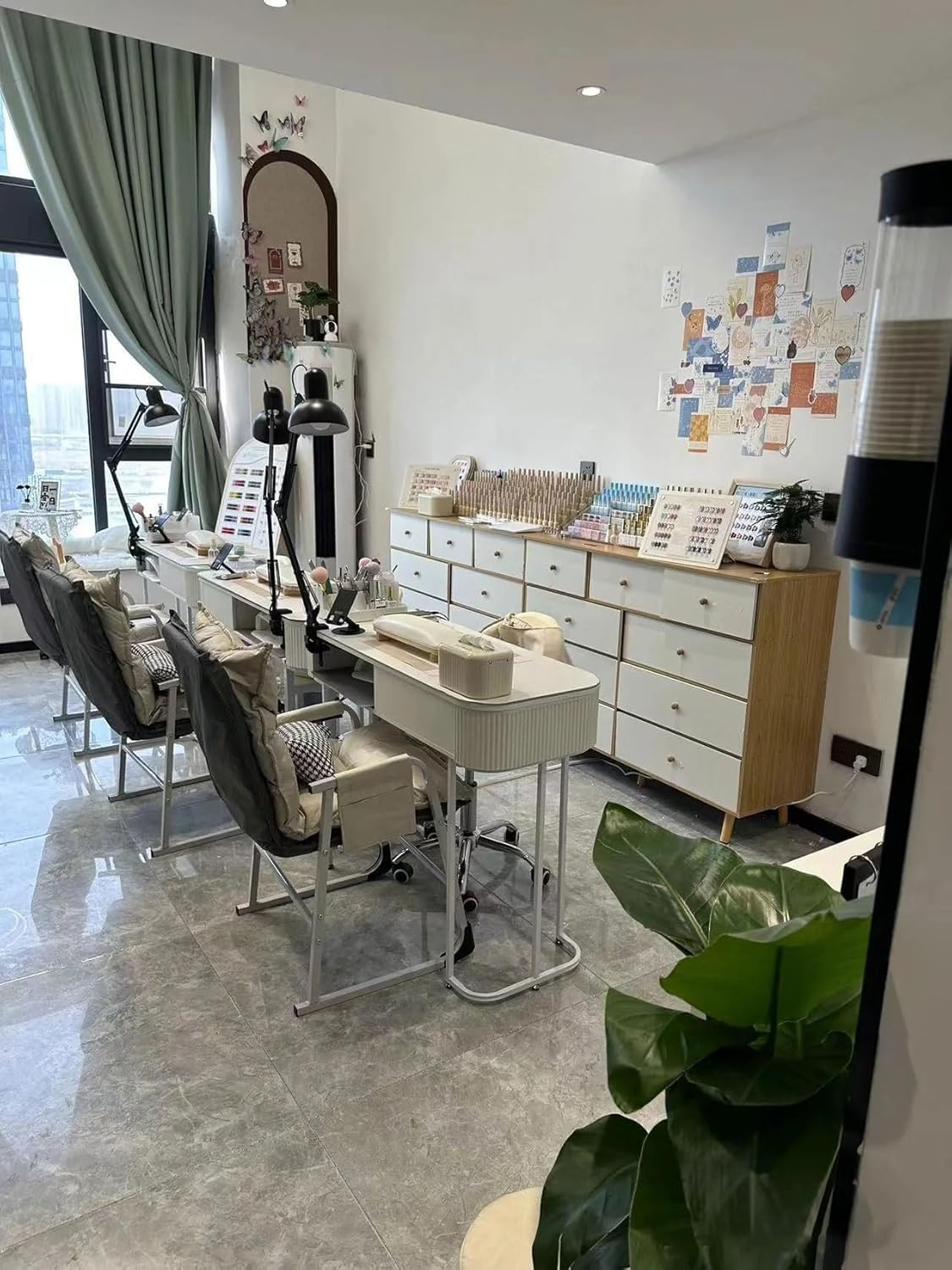 大理石の質感のマニキュアテーブル、プロフェッショナルアート
